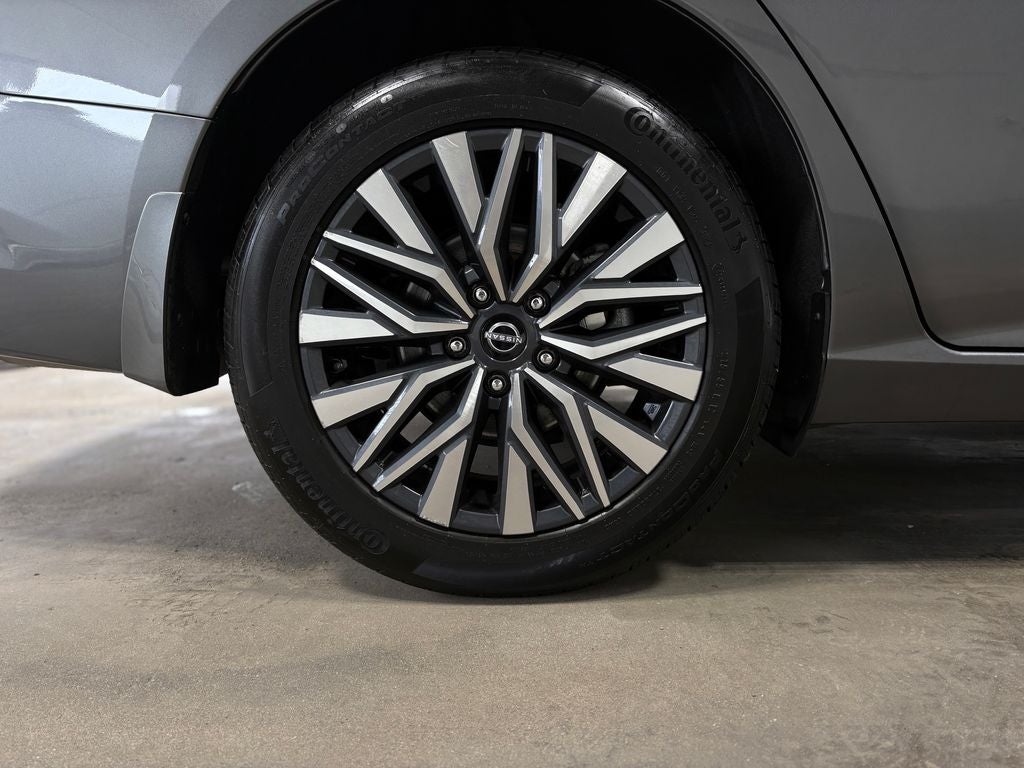 2024 Nissan Altima 2.5 SV NissanConnect featuring Apple CarPlay