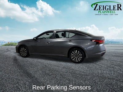 2024 Nissan Altima 2.5 SV NissanConnect featuring Apple CarPlay