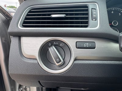 2014 Volkswagen Passat 1.8T SE