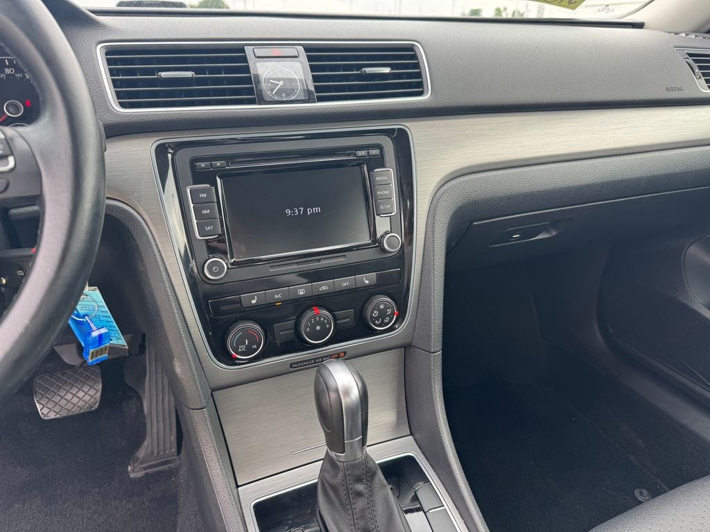 2014 Volkswagen Passat 1.8T SE