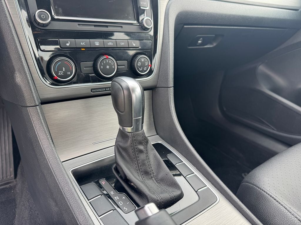 2014 Volkswagen Passat 1.8T SE