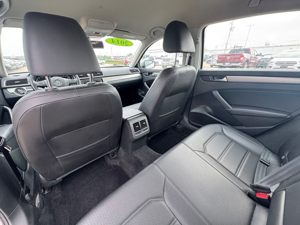 2014 Volkswagen Passat 1.8T SE