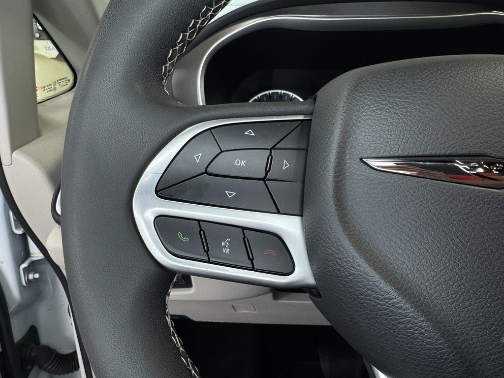 2024 Chrysler Pacifica Touring L Radio: Uconnect 5 w/10.1" Display