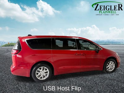 2025 Chrysler Pacifica Select Radio: Uconnect 5 with 10.1" Display