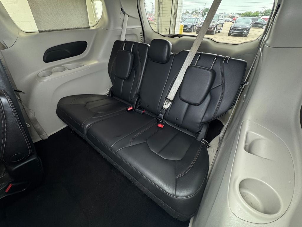 2017 Chrysler Pacifica Touring L 3rd row seat