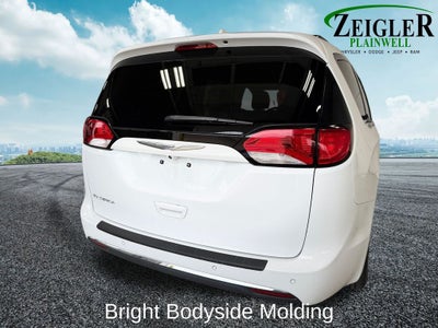 2017 Chrysler Pacifica Touring L 3rd row seat