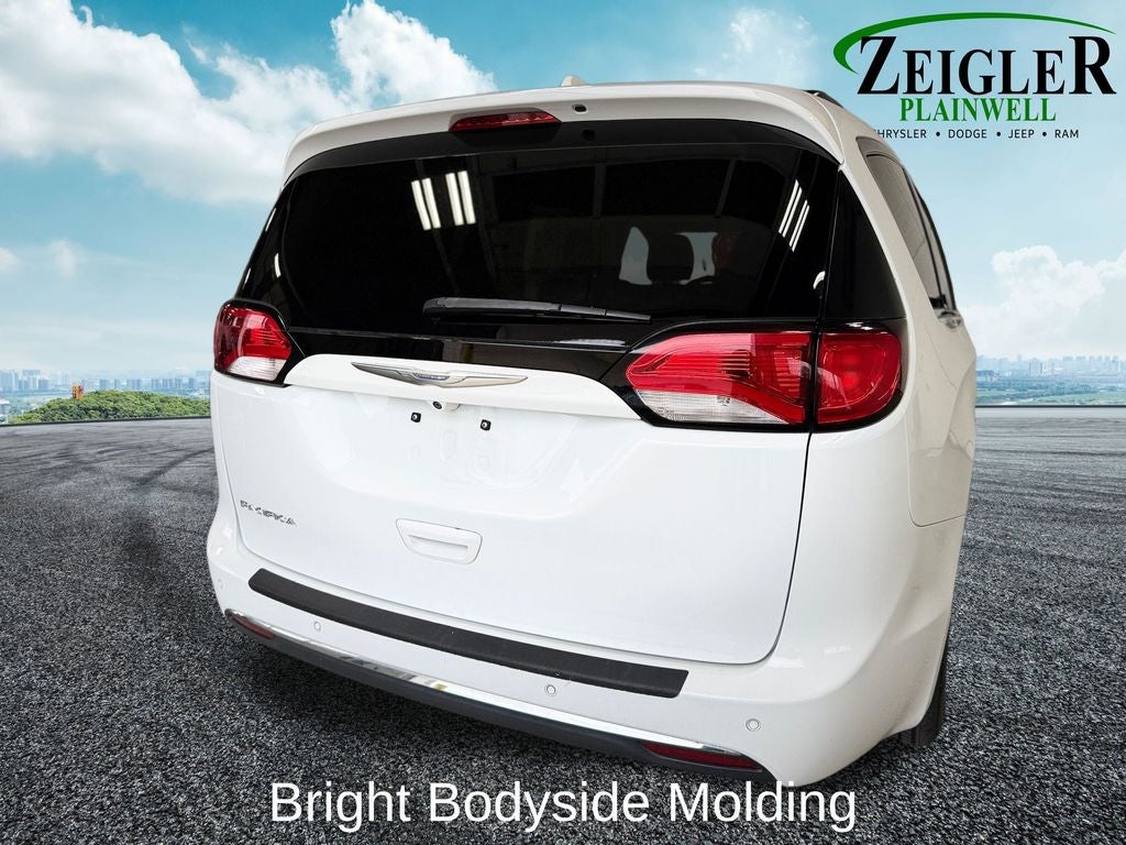 2017 Chrysler Pacifica Touring L 3rd row seat