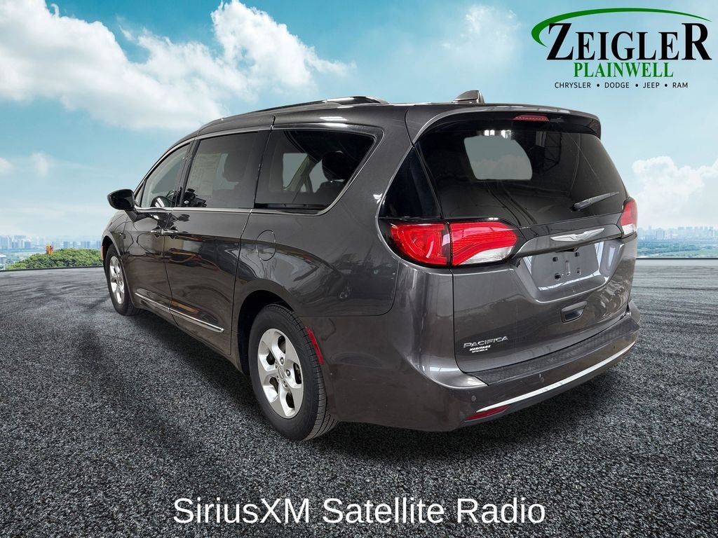 2017 Chrysler Pacifica Touring L Plus