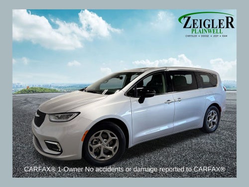 2024 Chrysler Pacifica Limited Power moonroof