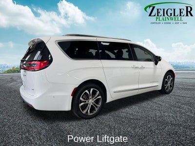 2025 Chrysler Pacifica Pinnacle Power moonroof