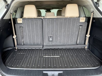 2025 Toyota RAV4 XLE Premium Power moonroof