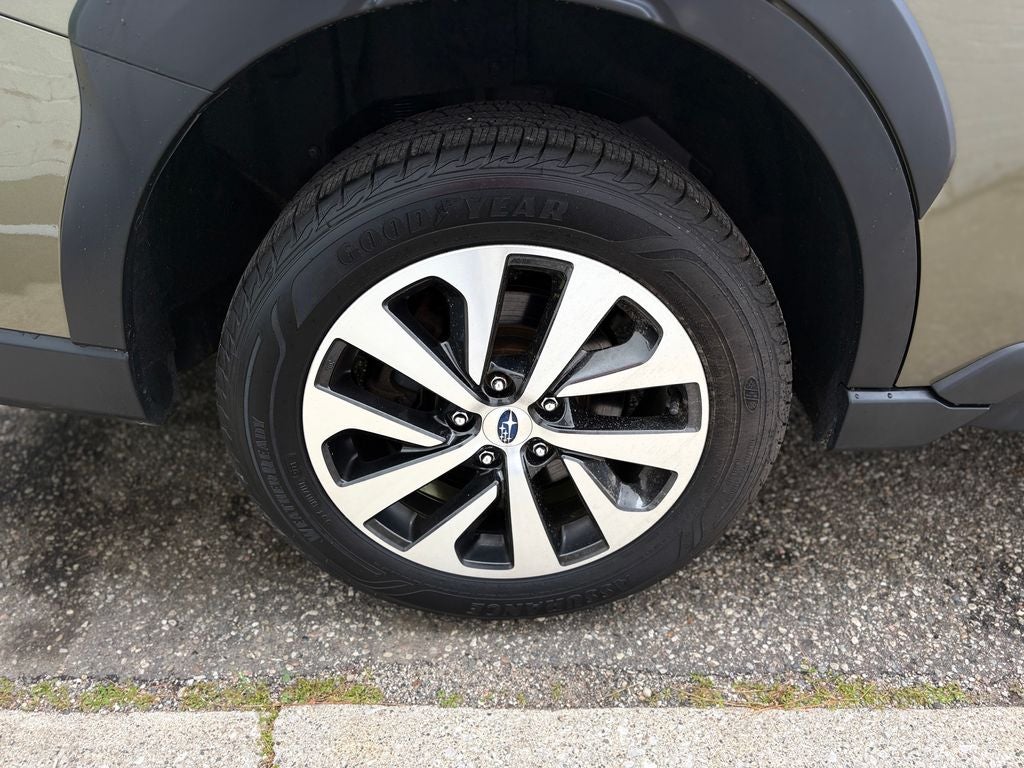 2023 Subaru Outback Premium Alloy wheels