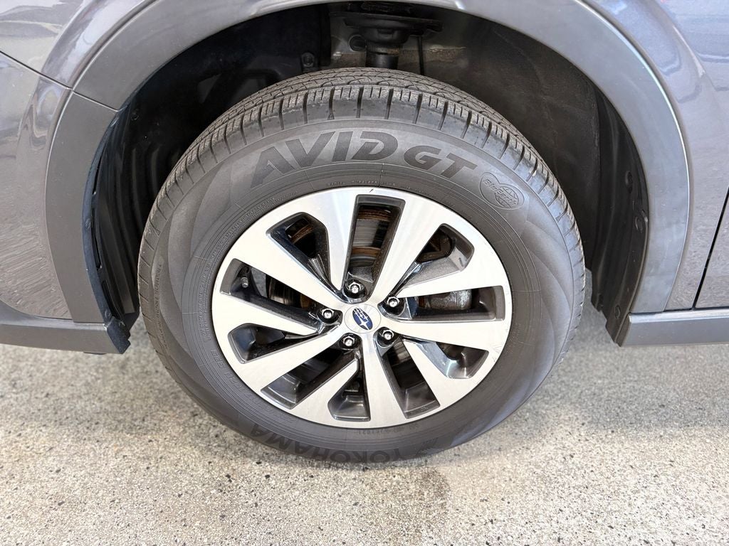 2022 Subaru Outback Premium BSD & RCTA & Keyless Access & Push Button Start
