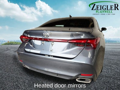 2019 Toyota Avalon XLE Moonroof Package
