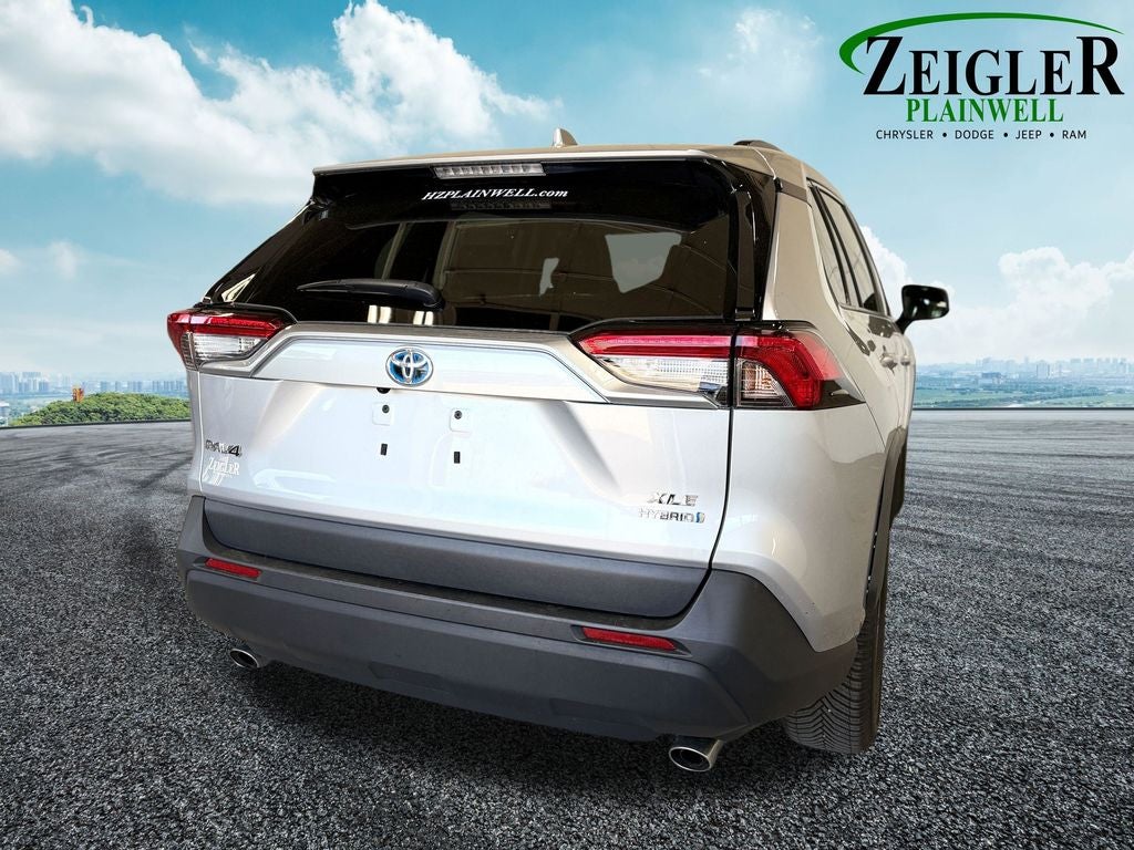2022 Toyota RAV4 Hybrid XLE