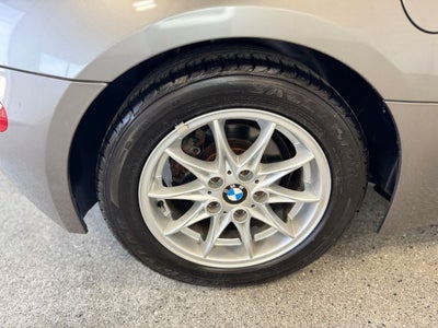2005 BMW Z4 2.5i