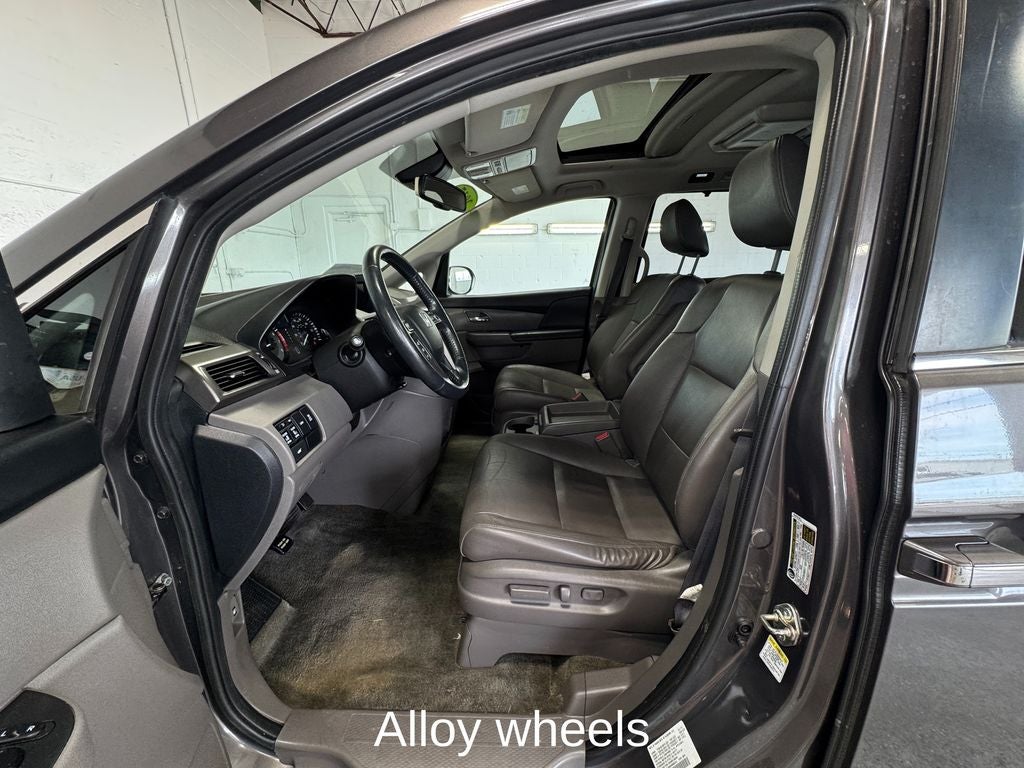 2017 Honda Odyssey EX-L A/V remote Headphones