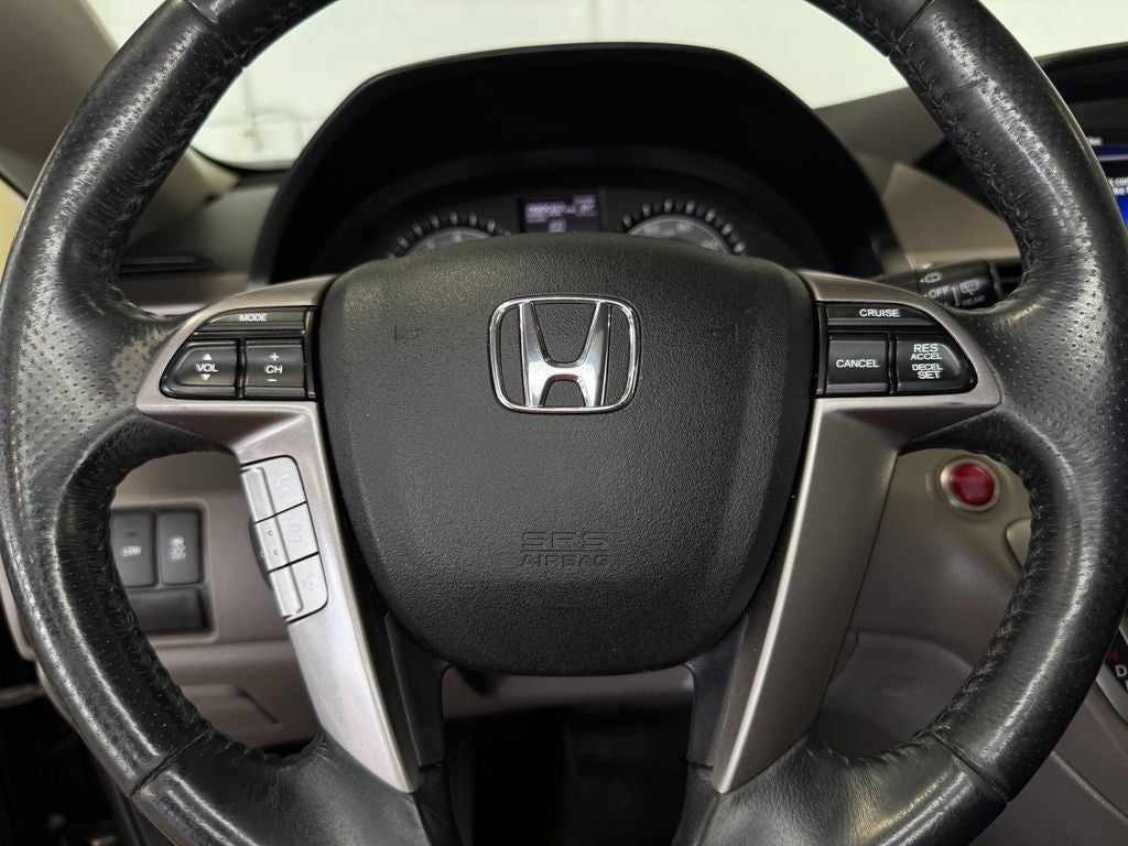 2017 Honda Odyssey EX-L A/V remote Headphones