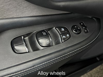 2020 Nissan Murano SL Dual-Panel Moonroof