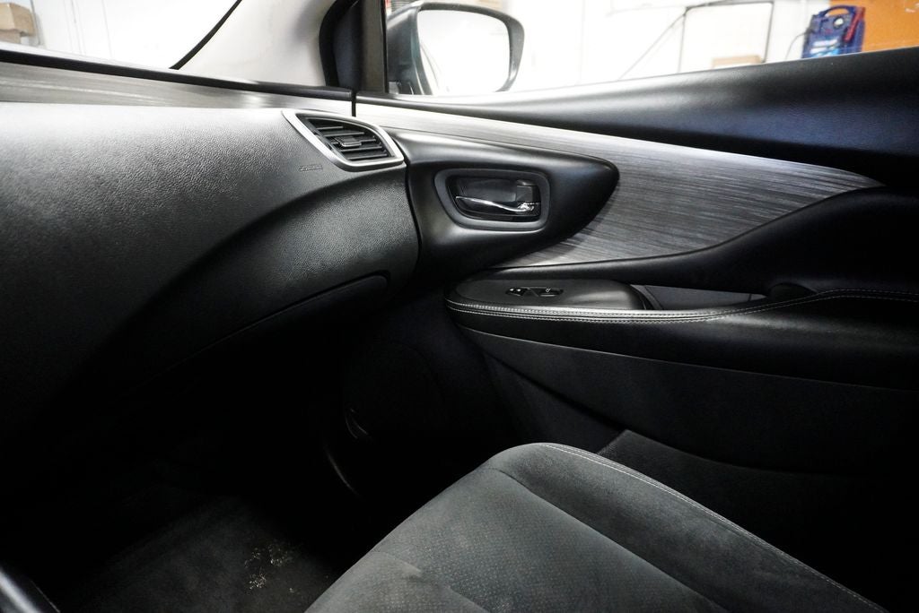 2018 Nissan Murano SV Navigation System & Power Panoramic Moonroof