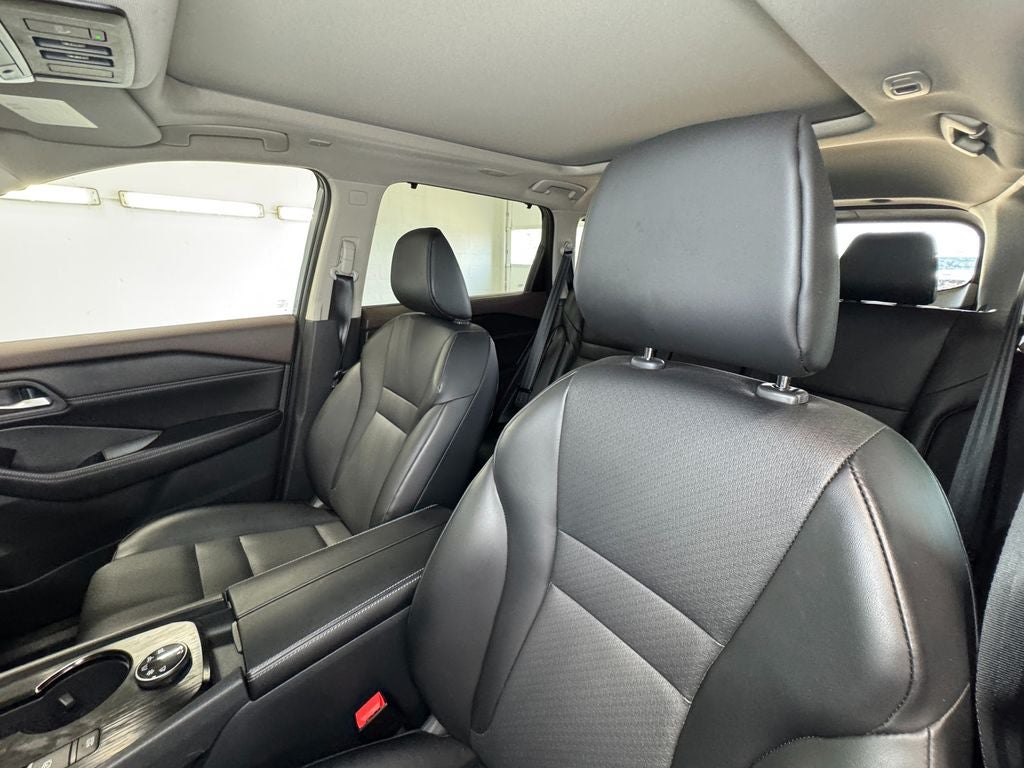 2023 Nissan Rogue SV Panoramic Moonroof
