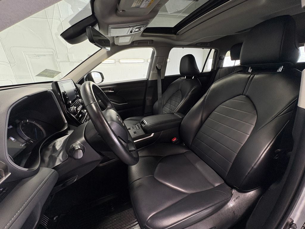 2022 Toyota Highlander Hybrid LE