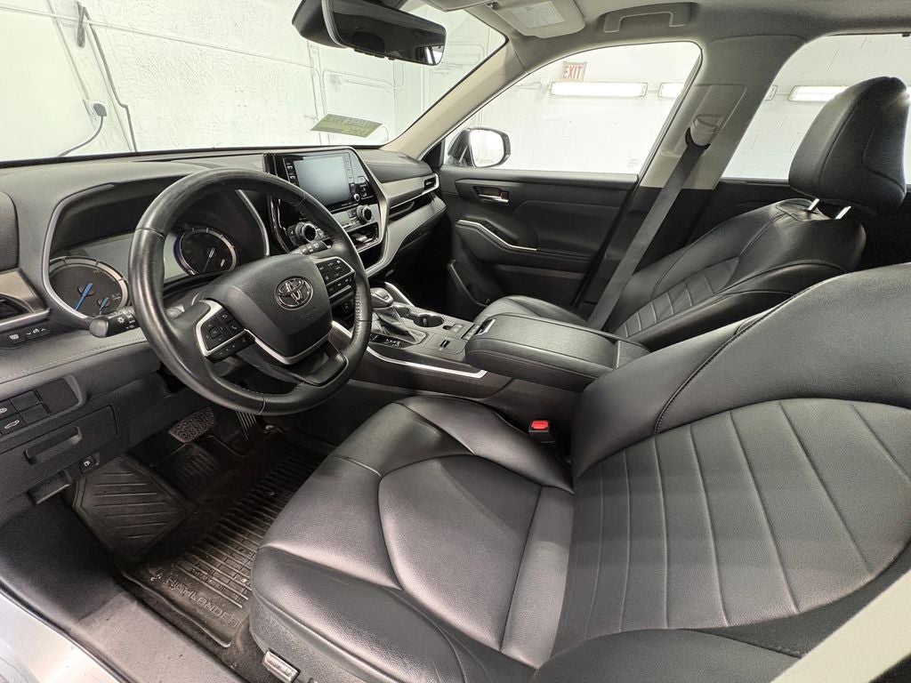 2022 Toyota Highlander Hybrid LE