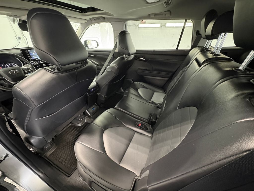 2022 Toyota Highlander Hybrid LE