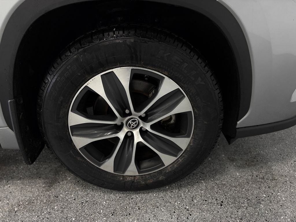 2022 Toyota Highlander Hybrid LE