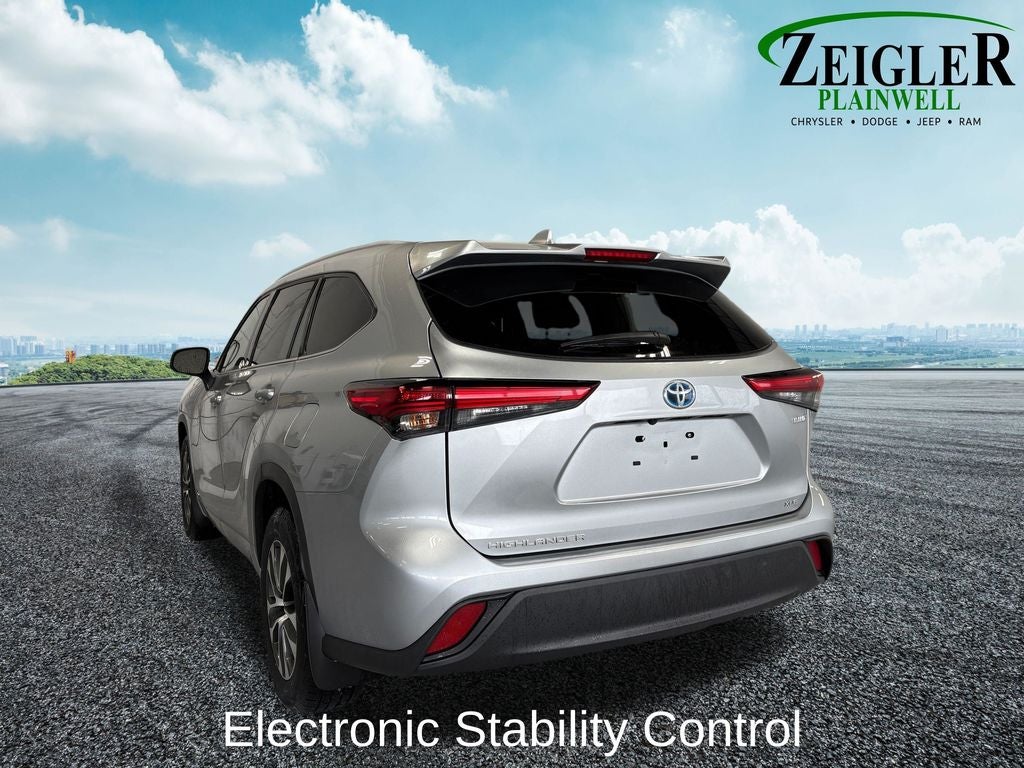 2022 Toyota Highlander Hybrid LE