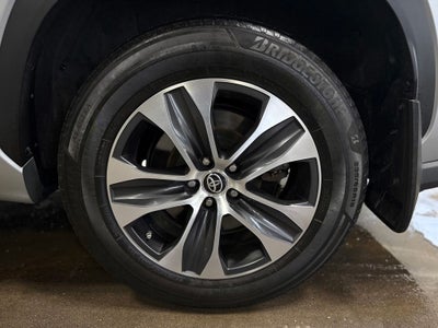 2022 Toyota Highlander Hybrid XLE Power moonroof