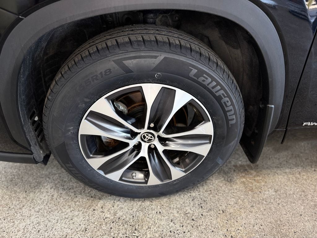 2024 Toyota Highlander Hybrid XLE 3rd row seats