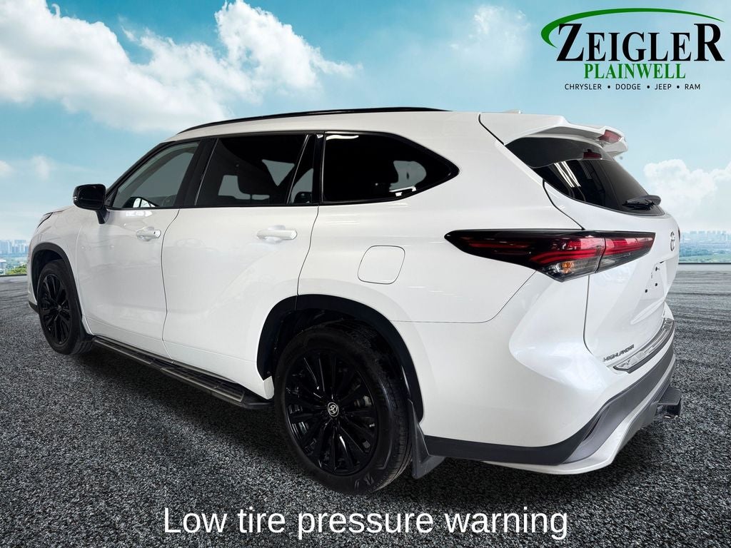 2024 Toyota Highlander Platinum Power moonroof