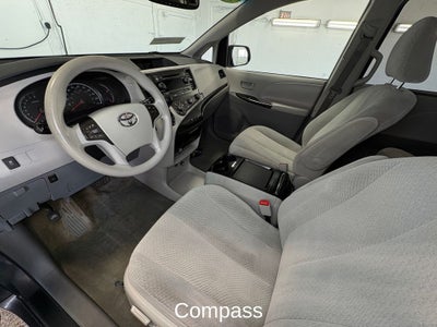 2011 Toyota Sienna LE 8 Passenger