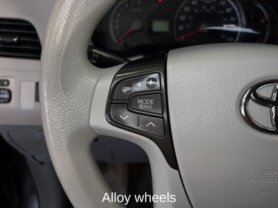 2011 Toyota Sienna LE 8 Passenger