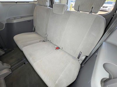 2011 Toyota Sienna LE 8 Passenger