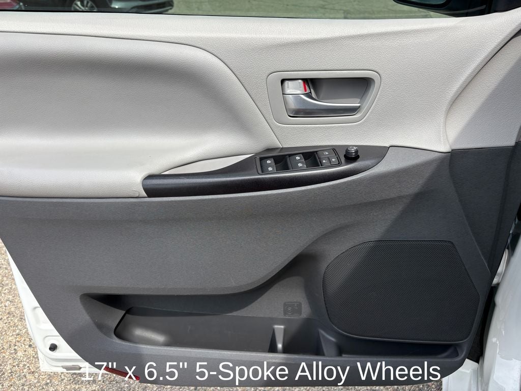 2018 Toyota Sienna LE 8 Passenger