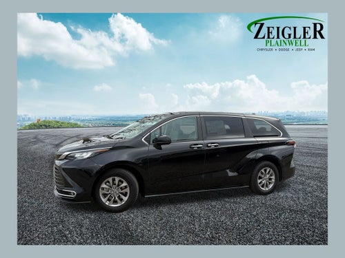 2023 Toyota Sienna XLE 7 Passenger
