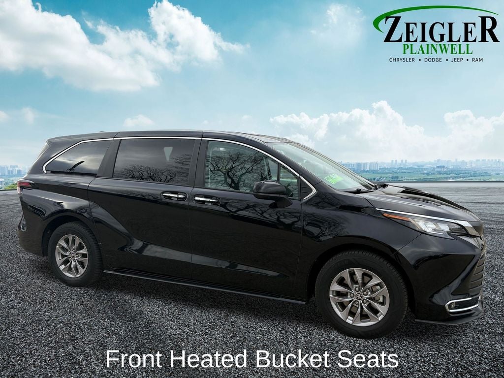 2023 Toyota Sienna XLE 7 Passenger