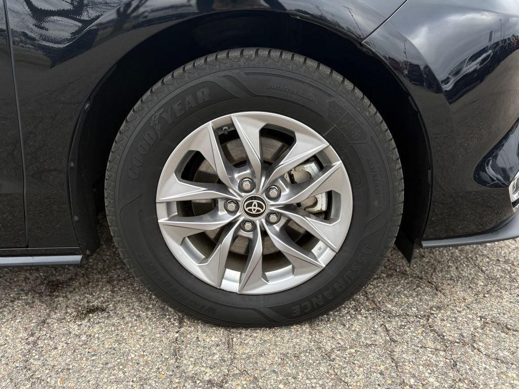 2023 Toyota Sienna XLE 7 Passenger