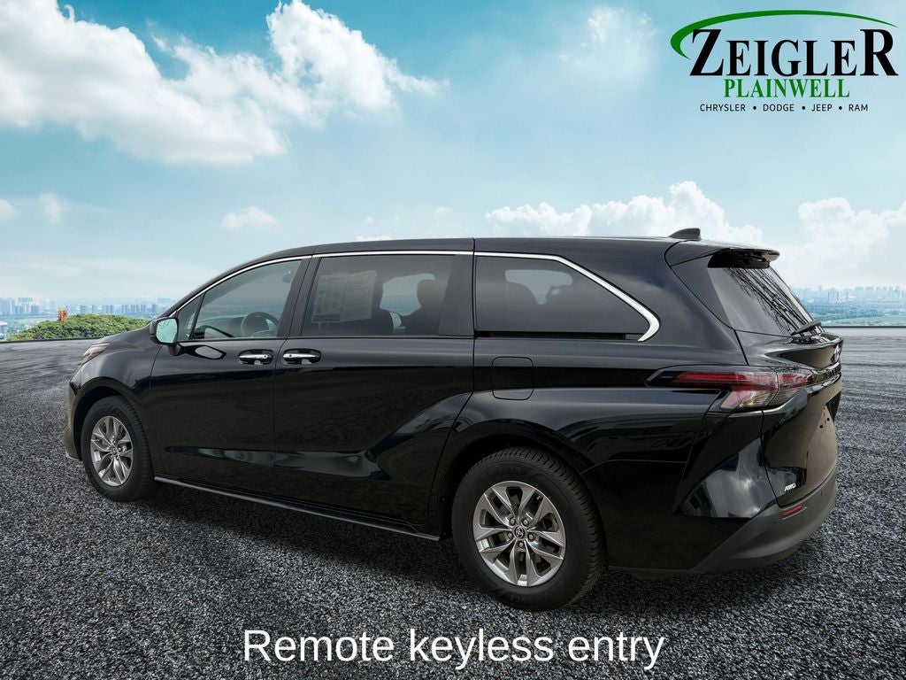 2023 Toyota Sienna XLE 7 Passenger