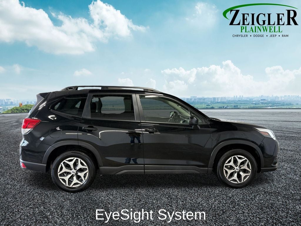 2024 Subaru Forester Premium Power moonroof: Panoramic