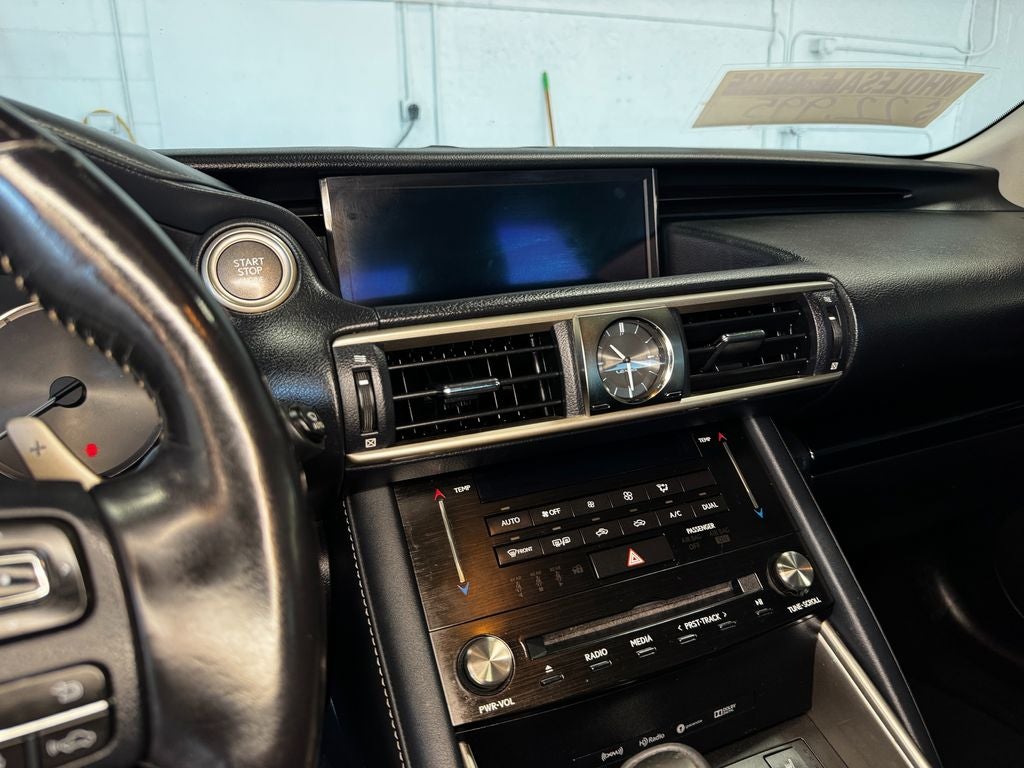 2017 Lexus IS 300 Power moonroof