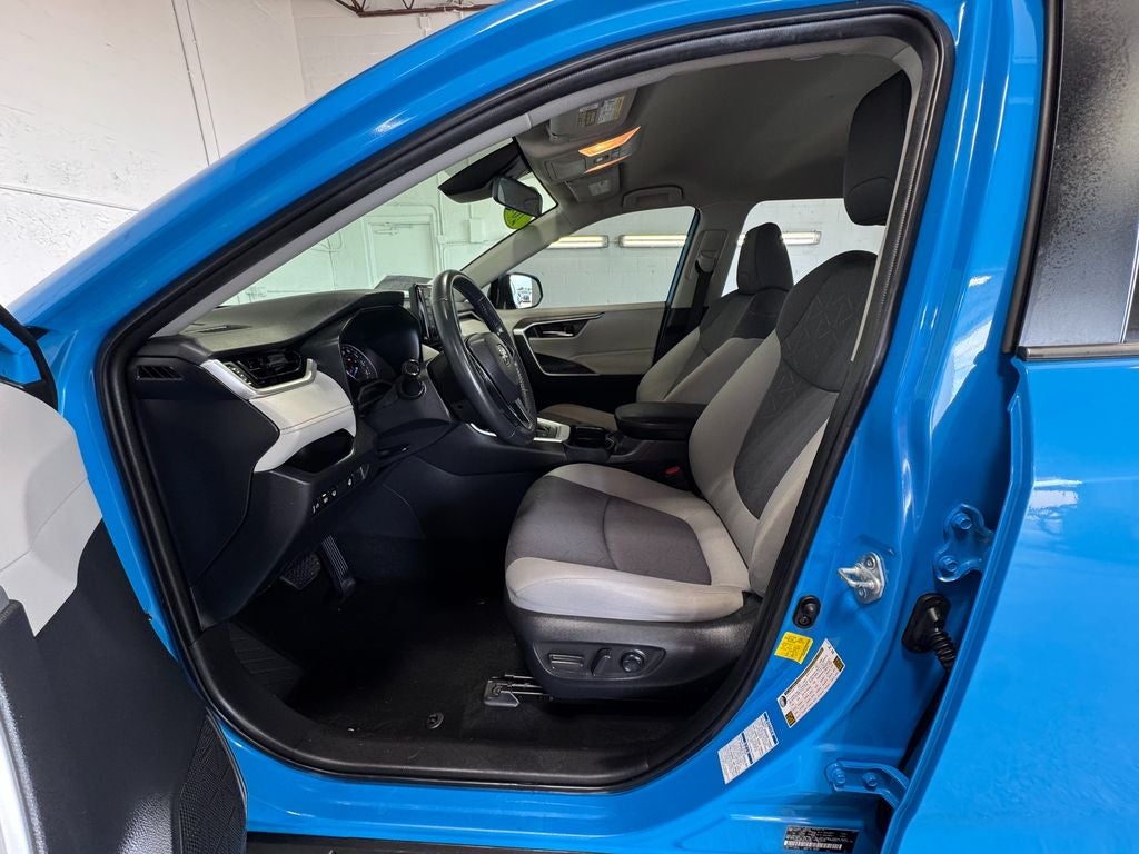 2021 Toyota RAV4 Hybrid XLE All Weather Liner Package