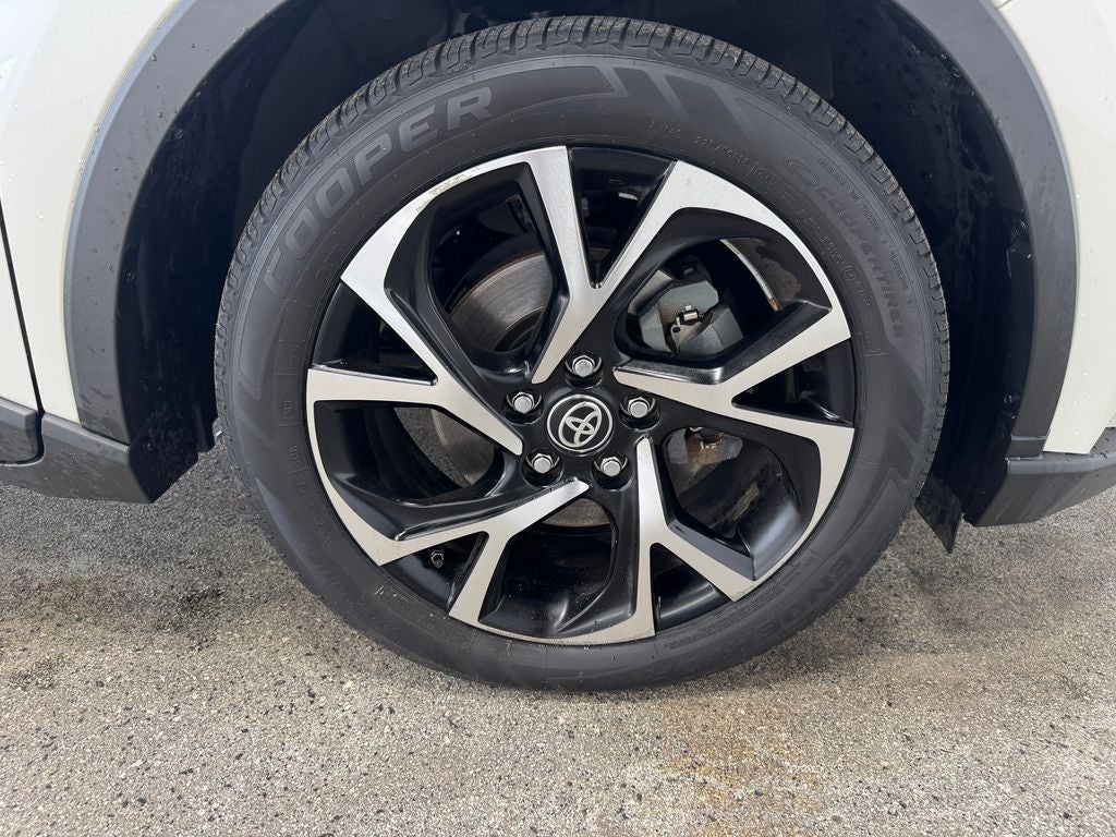 2021 Toyota C-HR XLE Alloy wheels