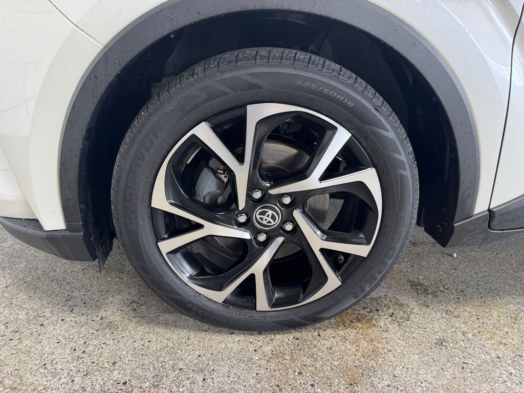 2021 Toyota C-HR XLE Alloy wheels