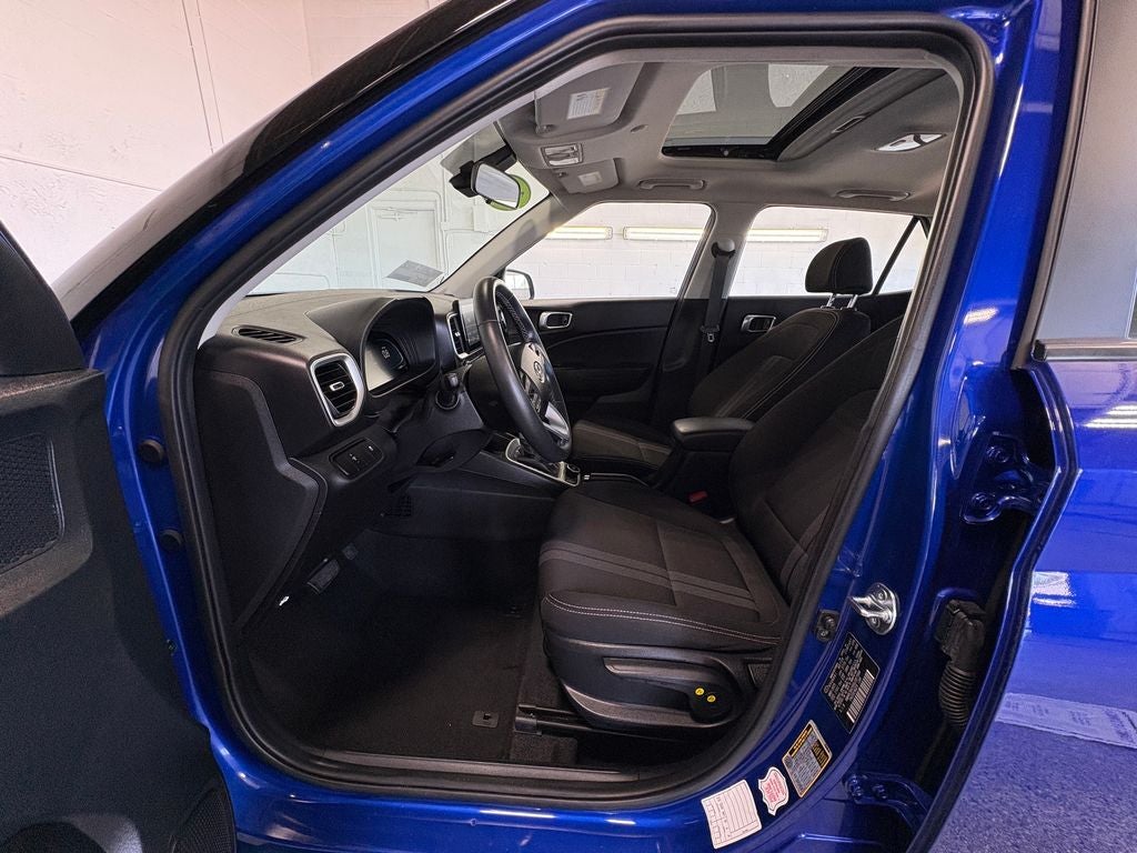 2025 Hyundai Venue SEL Apple CarPlay & Android Auto