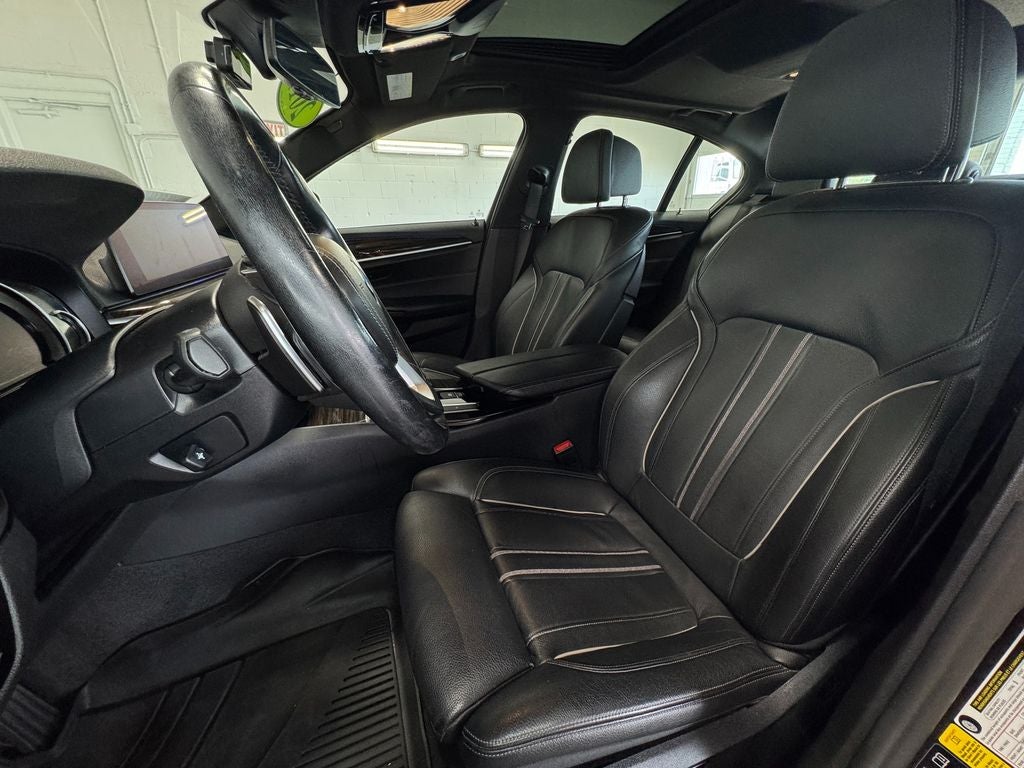 2019 BMW 5 Series 540i xDrive Power moonroof