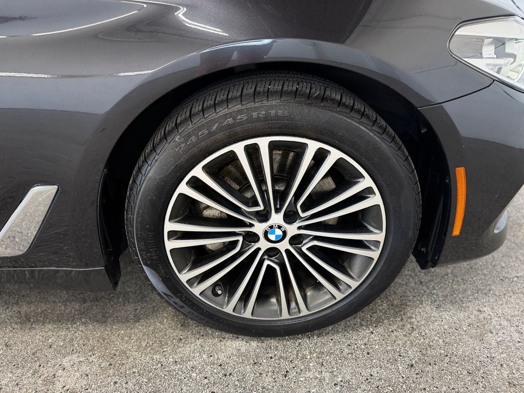 2019 BMW 5 Series 540i xDrive Power moonroof