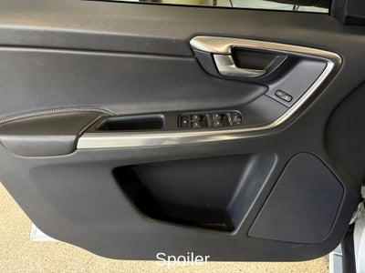 2017 Volvo XC60 T6 R-Design